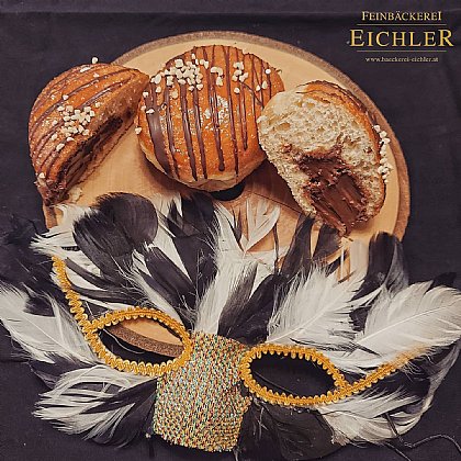 Handgemachter Nougatkrapfen